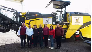 Sheinbaum impulsa repavimentación nacional con 30 trenes de pavimentación para carreteras federales y caminos locales