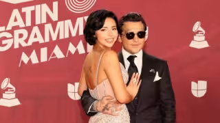 Papá de Christian Nodal defiende a Ángela Aguilar de las críticas en redes