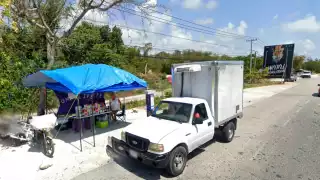 Retiran más de 30 puestos ambulantes 'patito' en Cancún