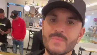 'El Komander' convive con seguidores previo a volar a Guadalajara desde Mérida