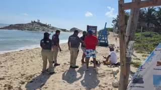 Turista extranjera fue rescatada en las playas de Tulum, tras ser arrastrada por las olas
