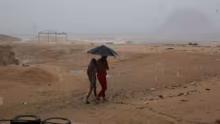 Huracán Simón categoría 2 provoca cierre de puertos en cuatro estados; prevén que se intensifique
