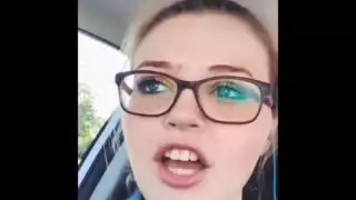 La estadounidense manifiesta que está tan feliz de tener un ambiente tan amoroso en su trabajo