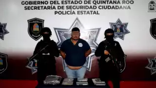 ras alcanzar al vehículo, llevaron a cabo una revisión minuciosa y encontraron varias sustancias ilegales