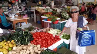 Tomate mexicano sube 40% y huevo baja 20% en Hopelchén
