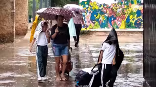 La fuerte lluvia de ayer, sorprendió a estudiantes y causa inundaciones en Acanceh