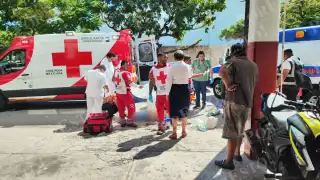 Hombre muere frente a la Cruz Roja en Carmen pese a más de 20 minutos de RCP; hija presenció todo