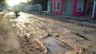 La maquinaria raspó este tramo, lo que provocó que las tuberías se dañaran y causen los averíos