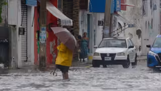 Lluvias intensas en Cancún provocan inundaciones en distintas zonas de este punto turístico