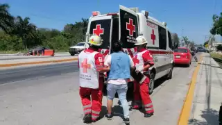 Estudiante derrapa en su motocicleta en Escárcega, Campeche