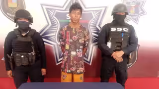 El hombre intentó huir dejando las bolsitas tiradas