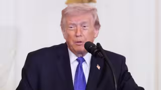 Trump amenaza a Irán con “fuerza nunca antes vista” tras muerte del ayatolá Jamenei