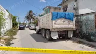 Los dos hombres atacados fueron encontraron a ambos heridos tirados sobre la acera