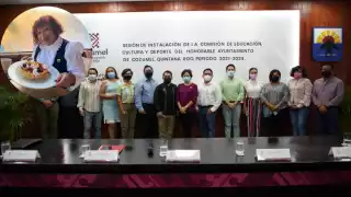 Exponen su falta de iniciativas relevantes para la mejora de la isla, en lugar de gastos en cursos de imagen y vestimenta.