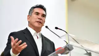 Alito Moreno se 'agandalla' candidatura al Senado por la vía plurinominal