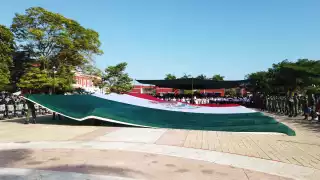 Conmemoran el natalicio de Felipe Carrillo Puerto con honores al Lábaro Patrio en Motul