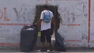 Denuncian invasión de un predio en la colonia Mulsay en Mérida; hombres lo usan como refugio