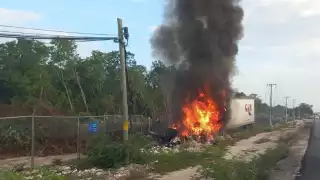 El conductor del tráiler resultó ileso