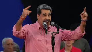 Nicolás Maduro canta “Imagine” de John Lennon en acto político y acusa a EU de querer invadir Venezuela