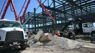 Zoe Robledo supervisa la construcción del nuevo Hospital Agustín O'Horán en Mérida