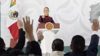 "En México construimos puentes en vez de muros", Presidenta Claudia Sheinbaum destaca a "paisanos" que trabajan en USA