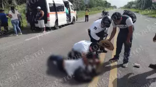 Ciclista es embestido por una combi en Felipe Carrillo Puerto