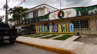 De acuerdo con las autoridades, la propuesta aún tiene que recorrer un largo camino jurídico, ambiental y urbano, pues implica 10 mil hectáreas de selva