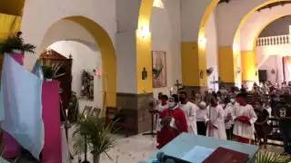 Feligreses lamentan que para reparar las fi ltraciones de su templo necesitan el permiso del INAH