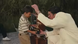 Super Bowl LX: ¿El niño que salió con Bad Bunny fue detenido por el ICE?