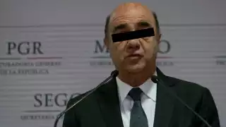 Un juez concedió este viernes 12 de abril prisión domiciliaria al exprocurador Jesús Murillo Karam, detenido por el caso Ayotzinapa