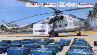 Marina asegura cargamento de cocaína frente a Guerrero; suman 89 bultos decomisados en una semana
