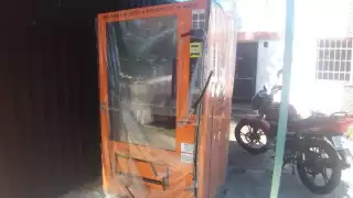 En la avenida Concordia de Ciudad del Carmen se encuentra un expendedor de cigarros electrónicos