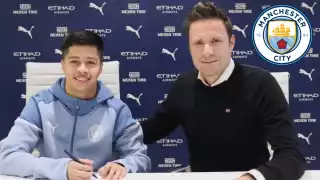 Cabe señalar que Alex Alcalá nació en Stockton, California, en 2005, pero gracias a su ascendencia mexicana, ha llegado a ser considerado por la Selección Mexicana en categorías menores