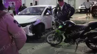 Conductora huye tras atropellar a motociclista y desata discusión en Las Flores, Campeche