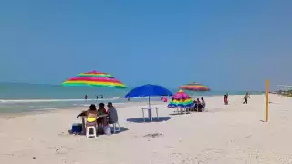 La alta temperatura se prestó para que bañistas acudieran a los arenales