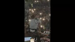 El joven compositor y cantante ha dejado mucho de que hablar en redes sociales por los bailes que realiza