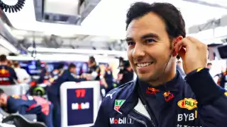 "Checo" Pérez no estuvo contento con la acción de Mick Shumacher. Foto: Twitter