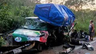 Tragedia en la vía Muna-Maxcanú: fuerte choque deja 15 antorchistas lesionados