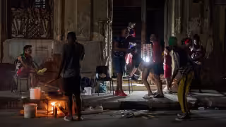 Protestas por apagones en Cuba terminan con ataque a sede del Partido Comunista y cinco detenidos