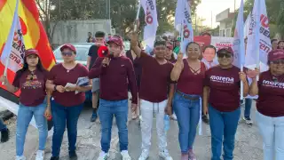 Con el lema "todos somos Huacho" el equipo de campaña del precandidato encabeza la caminata este miércoles