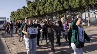 Trabajadores del IMSS votan aumento salarial de 6.8%; denuncian irregularidades en consulta sindical