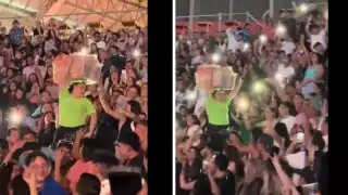 La gente aplaudía y gritaba con los pasos de la vendedora