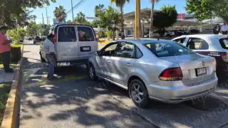 Choque frente a City Club provoca caos vial en Ciudad del Carmen por casi una hora