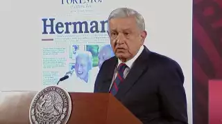 AMLO recordó la trayectoria de Don Mario Renato Menéndez durante la mañanera