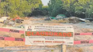 Fue encontrada una camioneta abandonada, con varios desperdicios