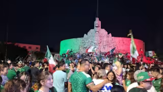 Mérida celebra en el Monumento a la Patria el pase histórico de México al quinto partido