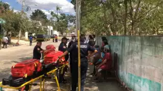 Dentro del taller, tres vehículos de lujo se quemaron casi en su totalidad