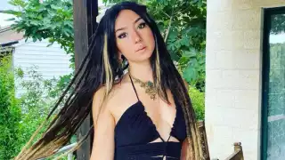 Shani Louk es la joven que apareció en un video sobre un auto usado por los milicianos de Hamás y que es reportada como viva