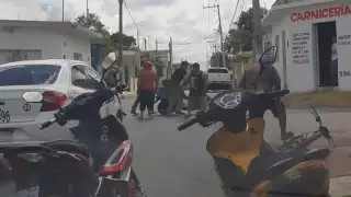 Informaron a la policía que era un autobús de color blanco el que había circulado sobre la calle mencionada y tiraba aceite en la parte trasera