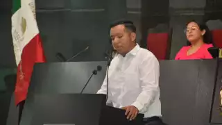 La sesión que comenzó cerca de las 12 del día con 30 minutos, contó con Quorum completo por parte de los 35 jóvenes